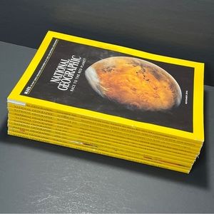 *National Geographic Magazines Bundle (Lot of 10) - 2016